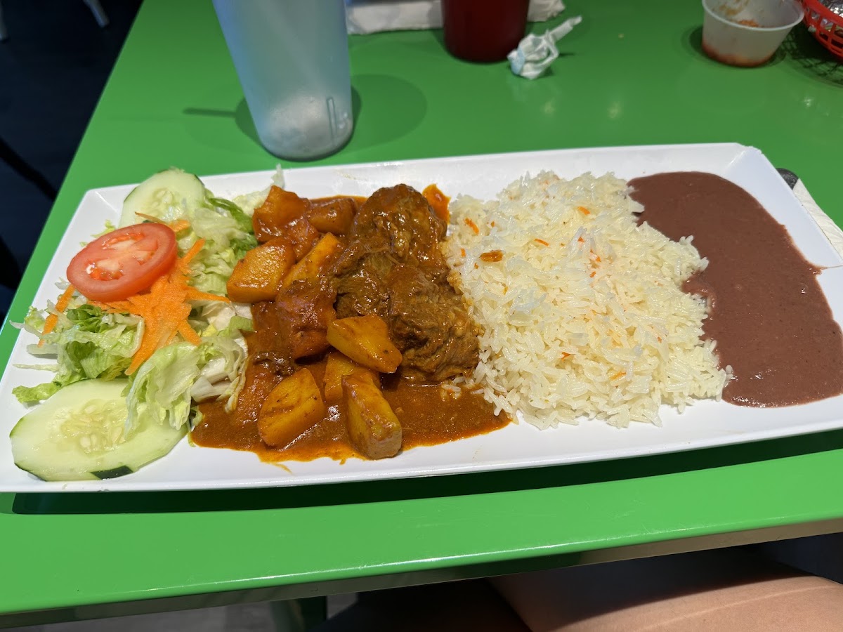Pupuseria Y Taqueria El Sabor De Mi Tierra-8